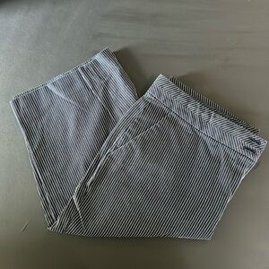 Alfani size 4, navy blue with white pin striped 100% cotton Bermuda shorts